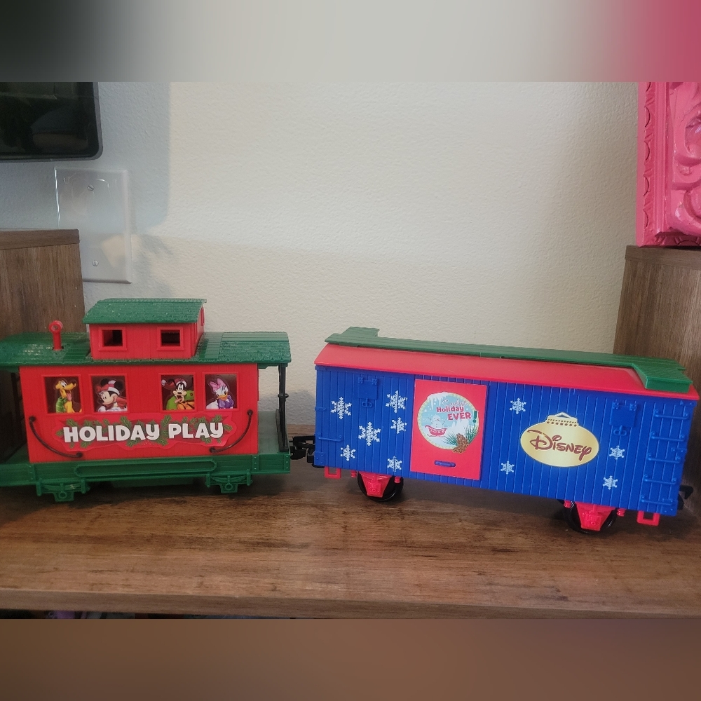 Disney Mickey Mouse and Friends Christmas Train Caboose Scientific Toys 2 pc.